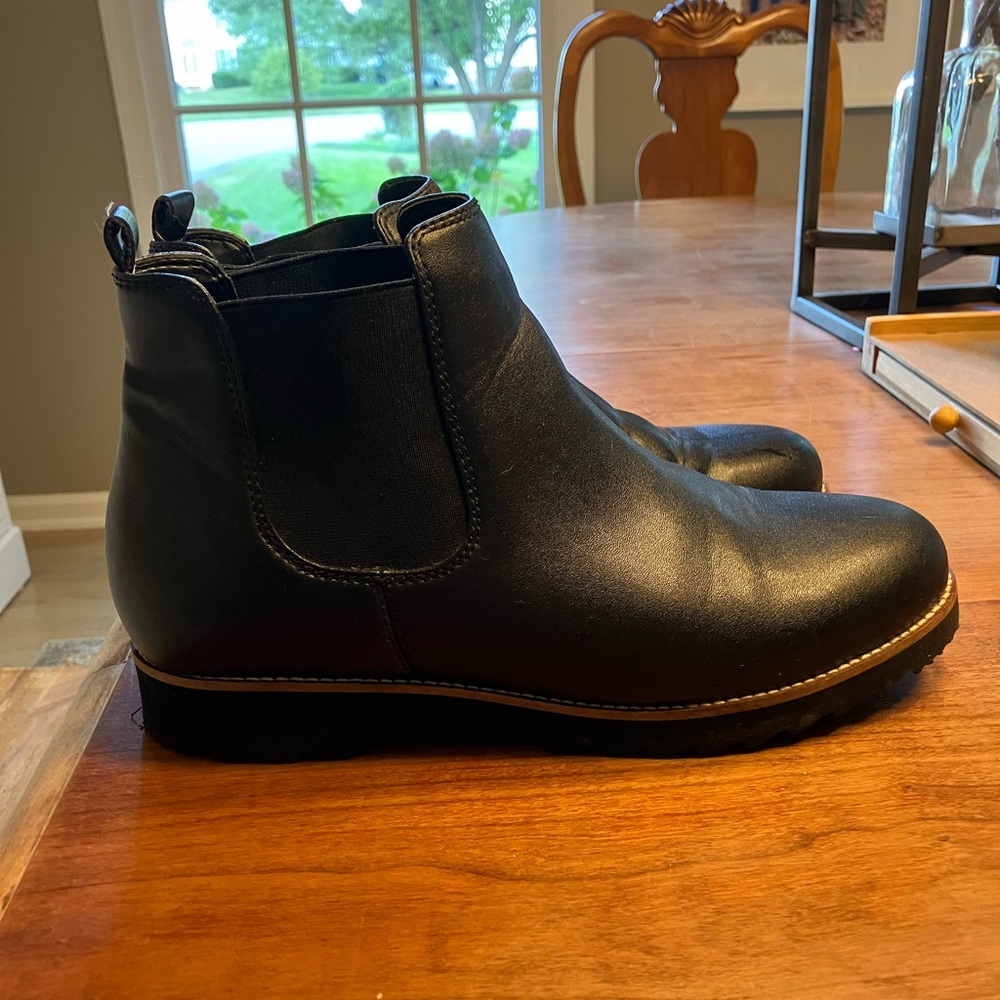 Blondo waterproof black Chelsea boots
